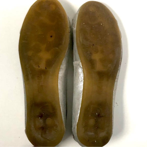 Kenneth Cole Reaction Shoes | Jeweled Silver Flats. | Color: Silver | Size: 7.5 - Picture 4 of 6